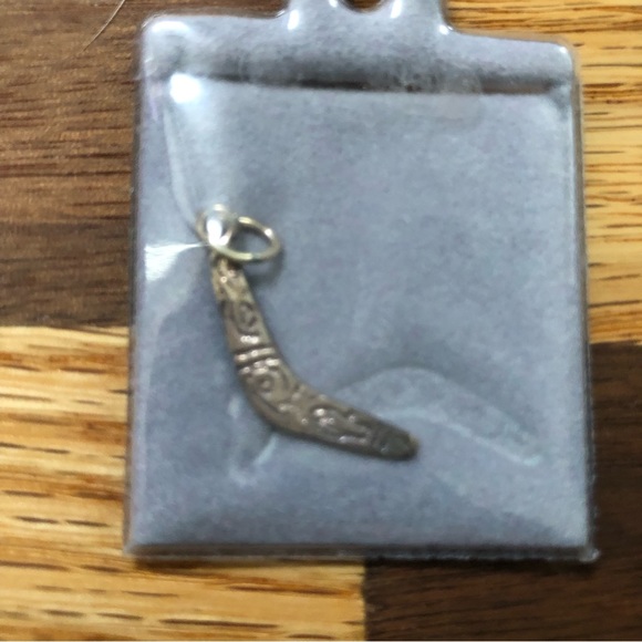 Boomerang Australian Charm - NEW in original packaging. Very unique piece ! - Picture 3 of 9